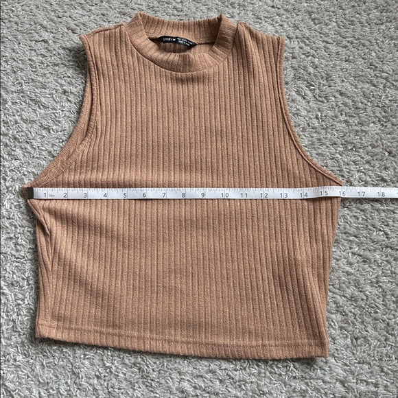Brown Ribbed Crop Tank ✨ - Picture 4 of 5
